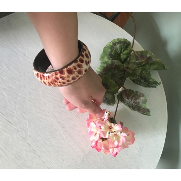 Leopard Print Bangle - Picture 4 of 7